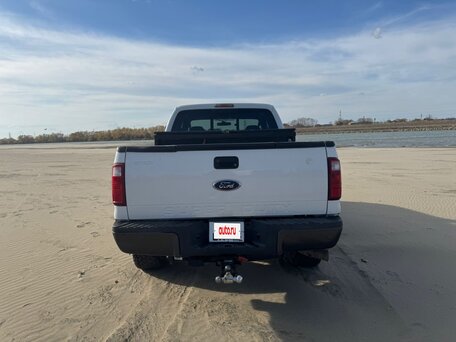 2008 Ford F-250, белый, 3600000 рублей, вид 5