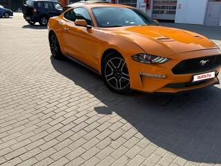 2018 Ford Mustang VI Рестайлинг, оранжевый, 2989000 рублей, вид 2