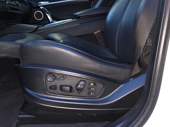 2013 BMW X6 M I (E71) Рестайлинг, белый, 2000000 рублей - вид 28