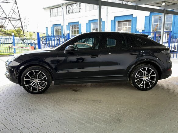 2020 Porsche Cayenne Coupé III, чёрный - вид 1