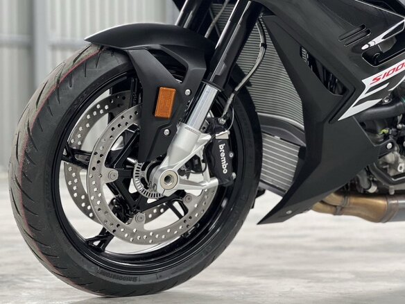 2025 BMW S 1000 R, чёрный, 2199999 рублей - вид 9