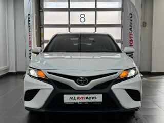 2018 Toyota Camry US Market VIII (XV70), белый, 1950000 рублей, вид 4