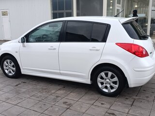 2012 Nissan Tiida I Рестайлинг, белый, 1050000 рублей, вид 3