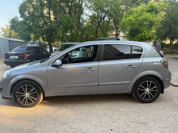 2007 Opel Astra H, серебристый, 500000 рублей - вид 4