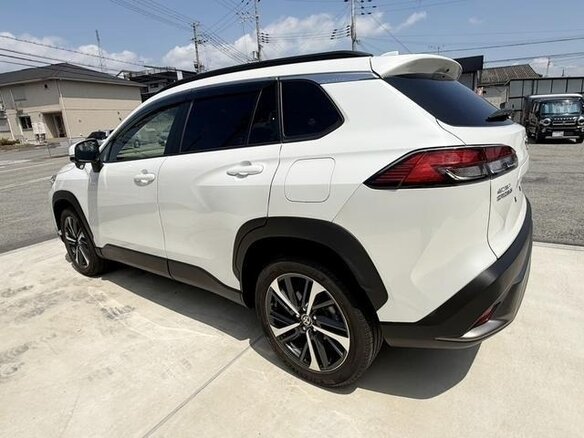 2023 Toyota Corolla Cross I, белый - вид 3