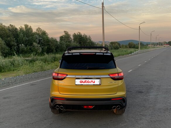 2022 Geely Coolray I, золотистый, 1920000 рублей - вид 3
