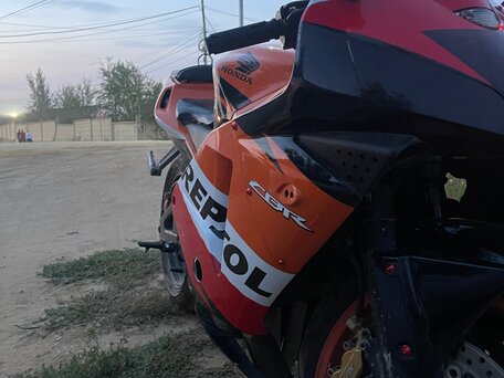 2004 Honda CBR 600RR, оранжевый, 650000 рублей, вид 5