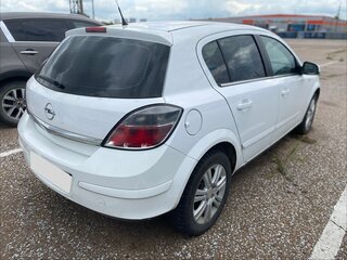 2011 Opel Astra H Рестайлинг, белый, 404000 рублей, вид 3