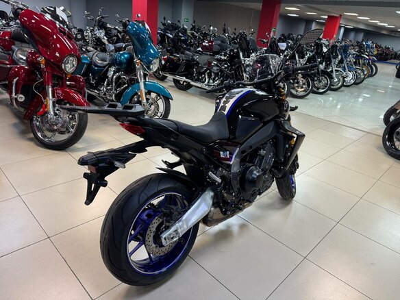 2021 Yamaha MT-09 (FZ-09), чёрный, 1100000 рублей - вид 5
