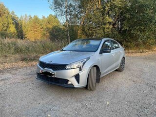 2020 Kia Rio IV, серебристый, 1050000 рублей, вид 1