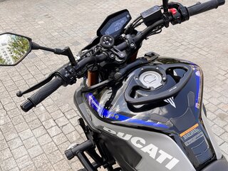2020 Yamaha MT-09 (FZ-09), серебристый, 900000 рублей, вид 4