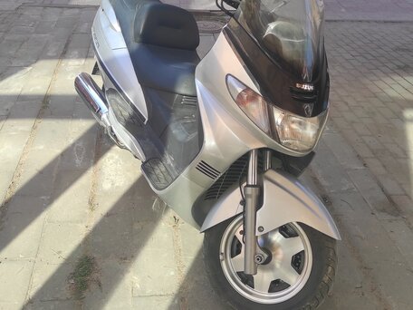 1998 Suzuki Burgman (SkyWave) 400, серебристый, 210000 рублей, вид 4