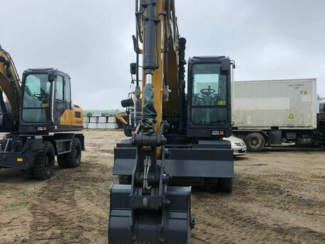 2023 XCMG XE150W, золотистый, 9156940 рублей, вид 2