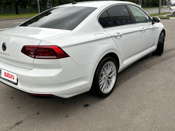 2020 Volkswagen Passat B8 Рестайлинг, белый, 2400000 рублей - вид 5