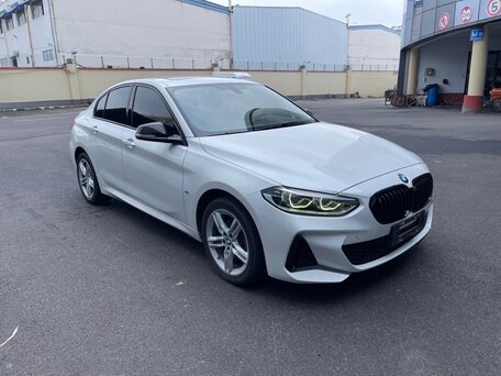 2022 BMW 1 серии 120i III (F52) Рестайлинг, белый, 1690000 рублей, вид 3