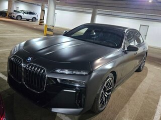 2023 BMW i7 xDrive60 I (G70), чёрный, 10900000 рублей, вид 3