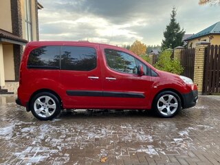 2010 Peugeot Partner II, красный, 800000 рублей, вид 2