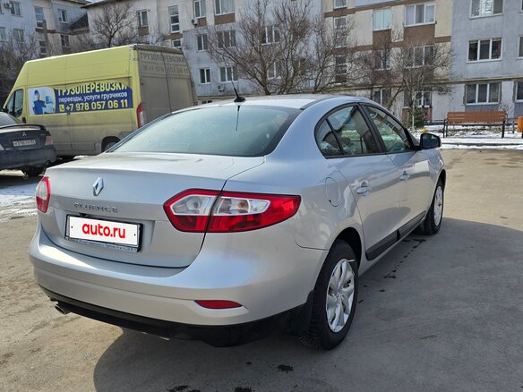 2013 Renault Fluence I Рестайлинг, серебристый, 950000 рублей - вид 4