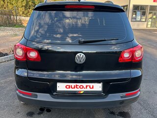 2011 Volkswagen Tiguan I, чёрный, 900000 рублей, вид 3