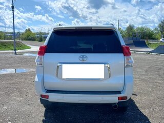 2013 Toyota Land Cruiser Prado 150 Series, белый, 2850000 рублей, вид 3