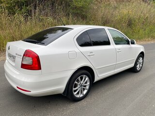 2012 Skoda Octavia II (A5) Рестайлинг, белый, 1090000 рублей, вид 4