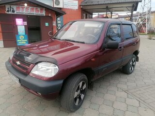2004 Chevrolet Niva I, красный, 370000 рублей, вид 2