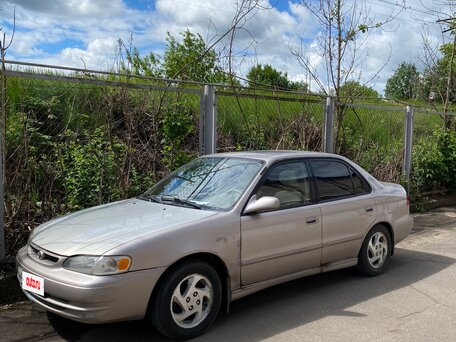1998 Toyota Corolla VIII (E110), бежевый, 350000 рублей, вид 3
