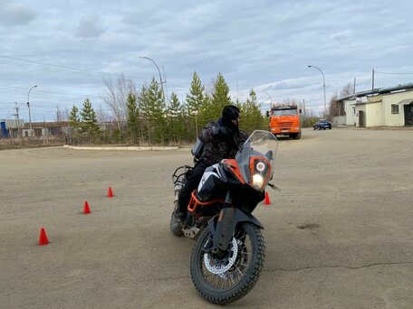 2019 KTM 1090 Adventure R, оранжевый, 900000 рублей, вид 3