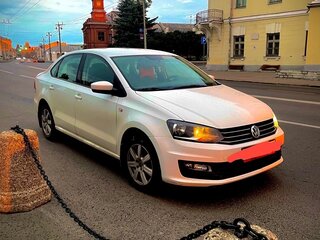 2015 Volkswagen Polo V Рестайлинг, белый, 800000 рублей, вид 1