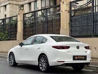 2024 Mazda 3 Axela IV (BP), белый, 2060000 рублей, вид 4