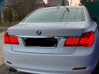 2010 BMW 7 серии 730i V (F01/F02/F04), белый, 2500000 рублей, вид 4