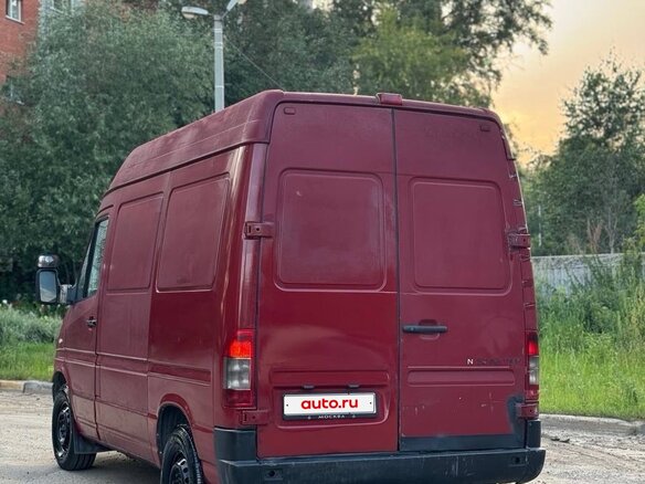 2005 Mercedes-Benz Sprinter, красный, 525000 рублей - вид 3