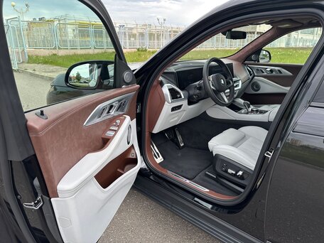 2024 BMW XM 50e, чёрный, 13300000 рублей, вид 4