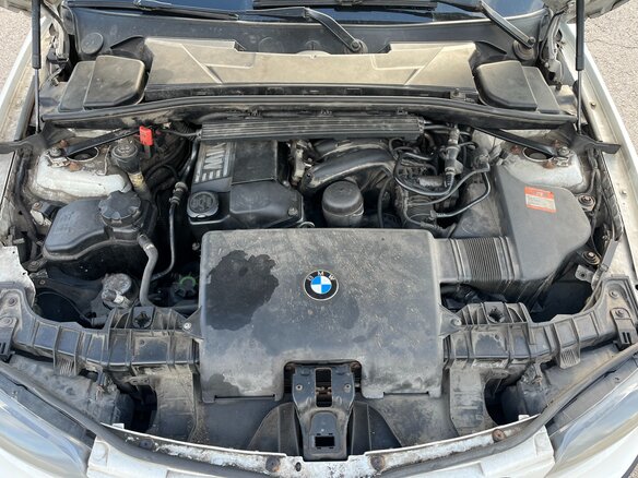 2010 BMW 1 серии 116i I (E81/E82/E87/E88) Рестайлинг, белый, 650000 рублей - вид 15
