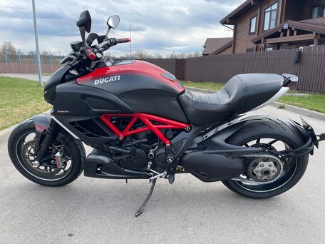 2013 Ducati Diavel Carbon, красный, 1050000 рублей, вид 2
