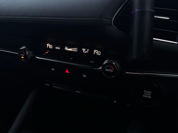 2021 Mazda 3 IV (BP), белый, 1920000 рублей - вид 18