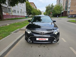2016 Toyota Camry VII (XV50) Рестайлинг, чёрный, 2400000 рублей, вид 2
