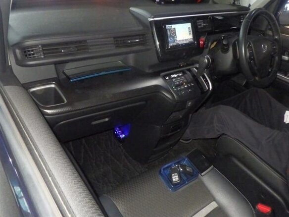 2021 Honda Stepwgn Spada V Рестайлинг, синий, 2265000 рублей - вид 14