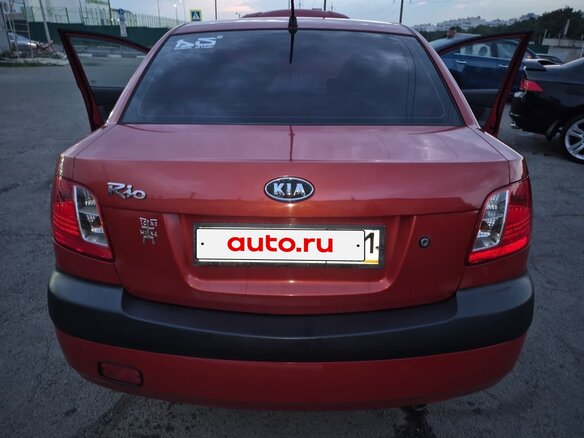 2006 Kia Rio II, красный, 550000 рублей - вид 4