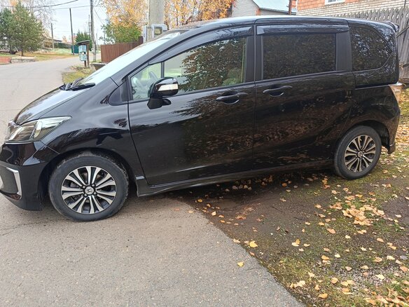 2014 Honda Freed I Рестайлинг 2, чёрный, 1100000 рублей - вид 3