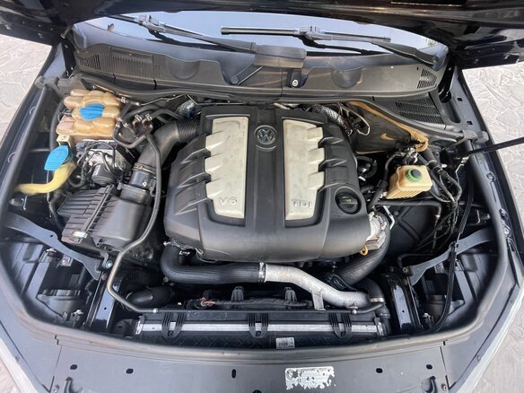 2010 Volkswagen Touareg II, чёрный, 1485000 рублей - вид 14