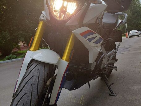 2018 BMW G 310 R, белый, 405000 рублей, вид 2