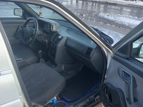2006 Lada (ВАЗ) 2112, серебристый, 240000 рублей - вид 9