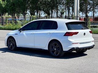 2022 Volkswagen Golf VIII, белый, 1560000 рублей, вид 4