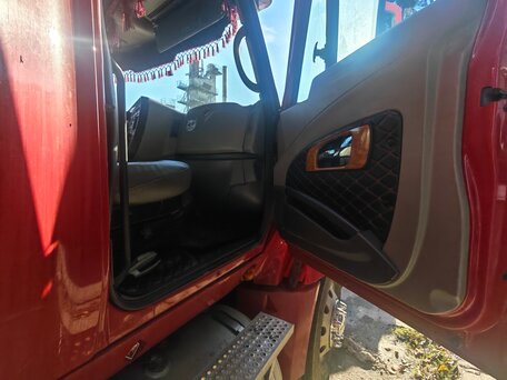 2009 International ProStar, красный, 3050000 рублей, вид 5