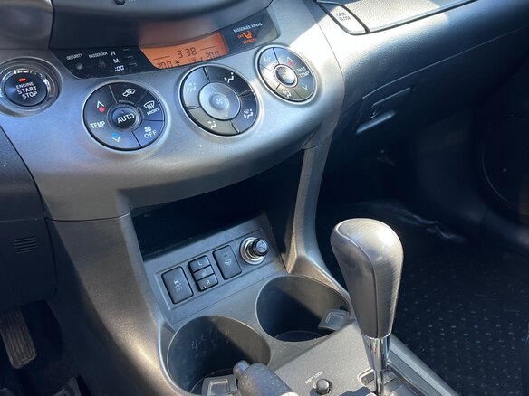 2011 Toyota RAV4 III (XA30) Рестайлинг, белый, 1570000 рублей - вид 12