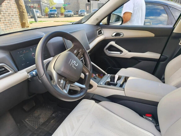 2025 BYD Yuan Up 45.12 kWh, бежевый, 1705000 рублей - вид 5