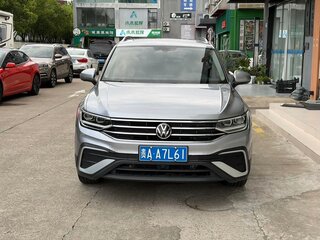2023 Volkswagen Tiguan L II Рестайлинг (China Market), серебристый, 1860000 рублей, вид 2