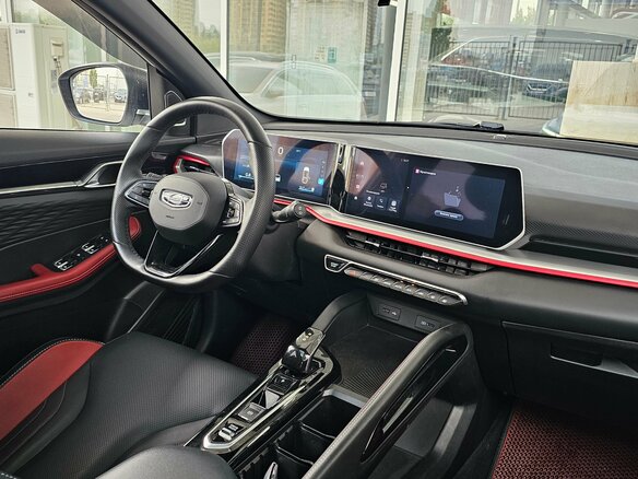 2024 Geely Coolray I Рестайлинг, белый, 2019000 рублей - вид 4