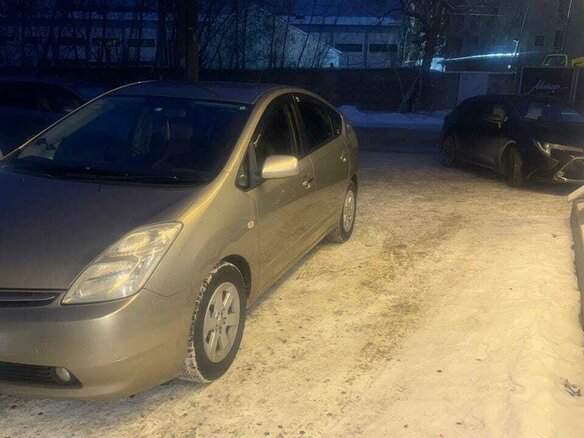2009 Toyota Prius II Рестайлинг (XW20), коричневый, 820000 рублей - вид 1